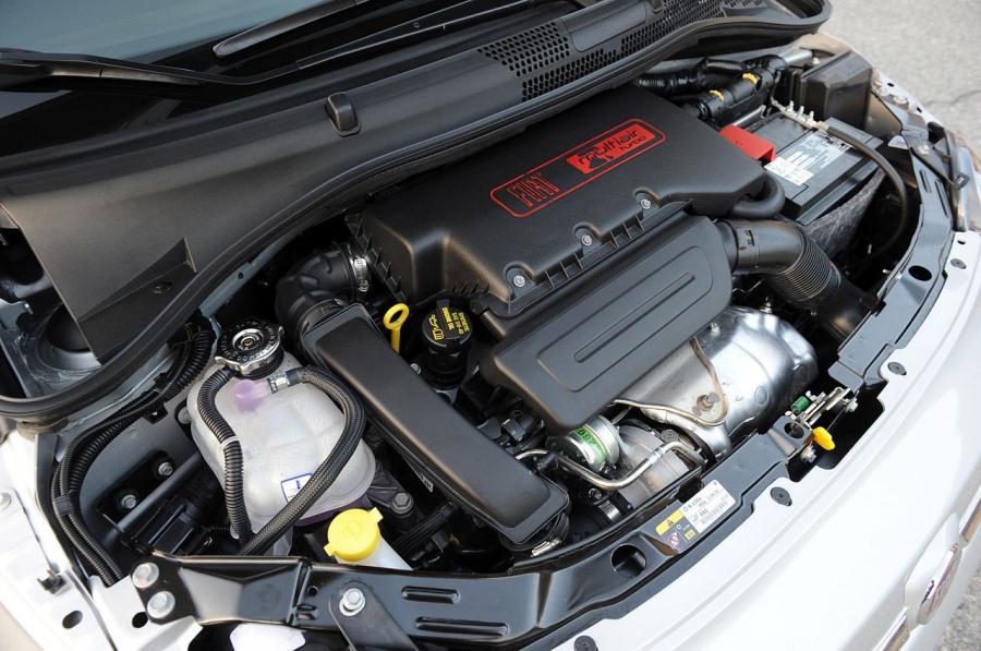  Fiat 500 Turbo 2012 года  (фото 25 из 57)